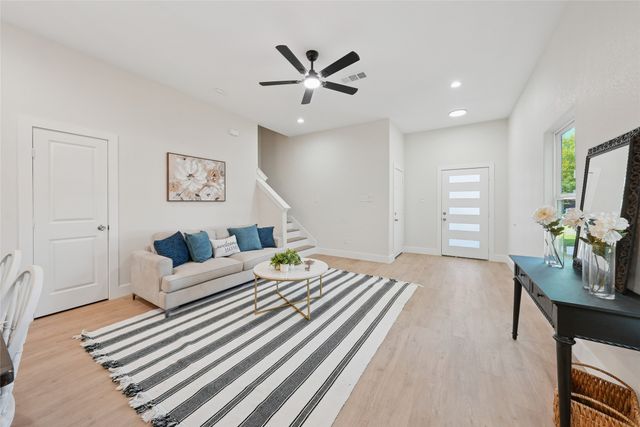 830 Stamps Avenue, Fort Worth, TX 76114