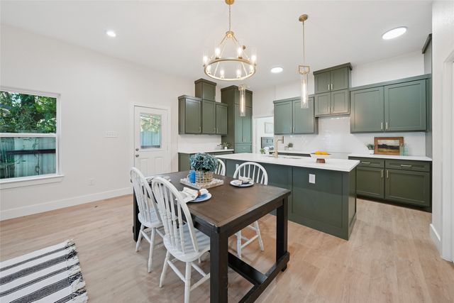 830 Stamps Avenue, Fort Worth, TX 76114