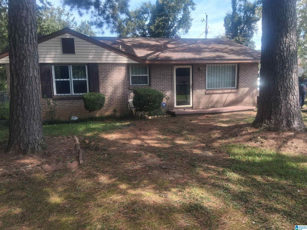 1240 RAYFIELD DRIVE, Midfield, AL 35228