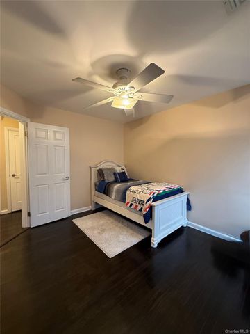 57 Laurel Road, Lindenhurst, NY 11757