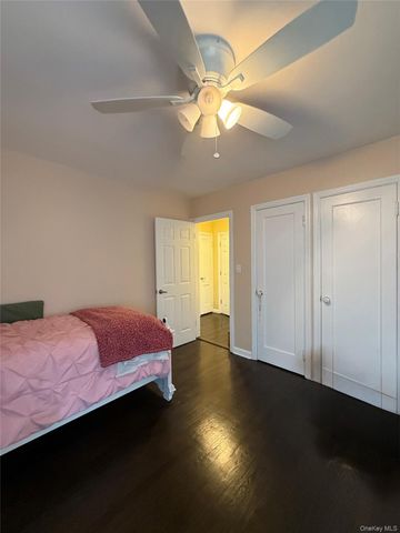 57 Laurel Road, Lindenhurst, NY 11757