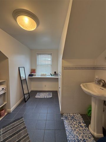 57 Laurel Road, Lindenhurst, NY 11757