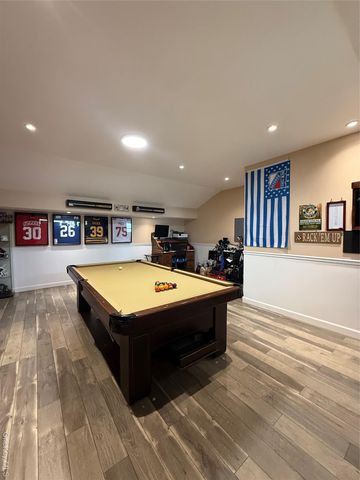 57 Laurel Road, Lindenhurst, NY 11757