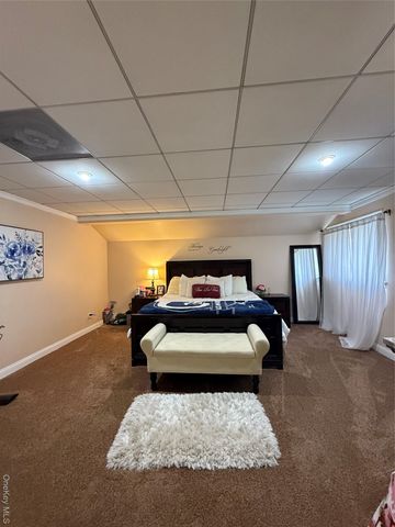 57 Laurel Road, Lindenhurst, NY 11757