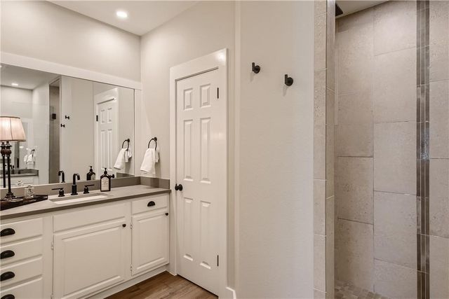5 Champion LN, Lakeway, TX 78734
