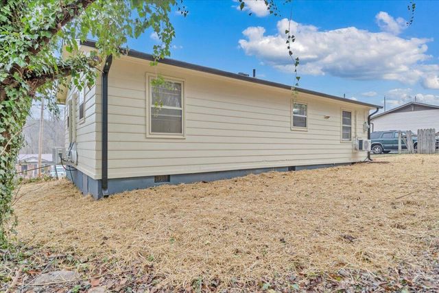 885 Southland DR, Martinsville, VA 24112