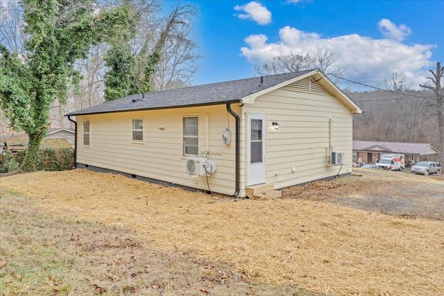 885 Southland DR, Martinsville, VA 24112