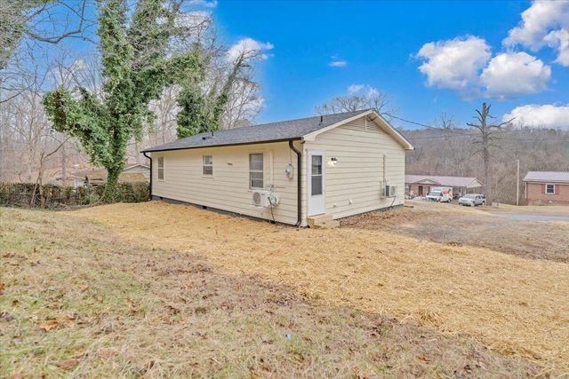 885 Southland DR, Martinsville, VA 24112