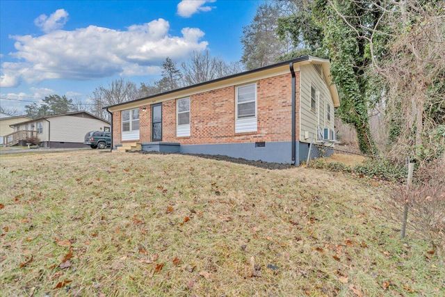 885 Southland DR, Martinsville, VA 24112