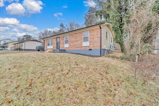 885 Southland DR, Martinsville, VA 24112