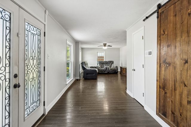 312 Hinson St, Hohenwald, TN 38462