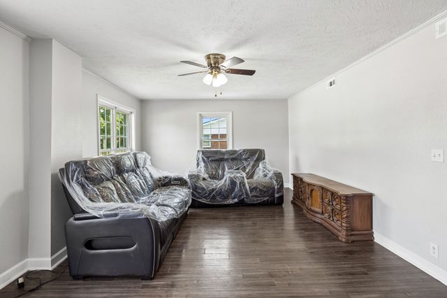 312 Hinson St, Hohenwald, TN 38462