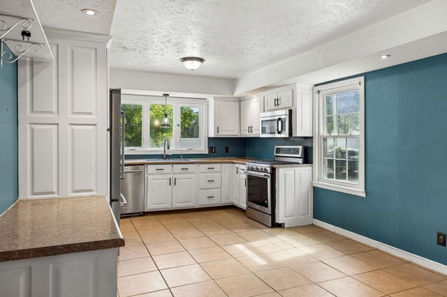 312 Hinson St, Hohenwald, TN 38462
