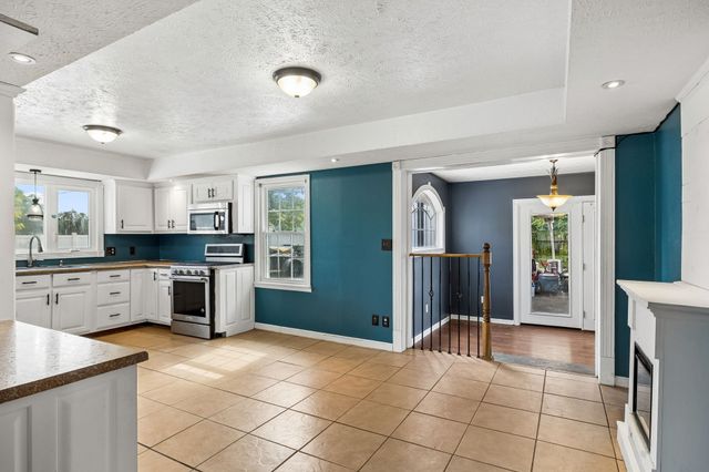 312 Hinson St, Hohenwald, TN 38462
