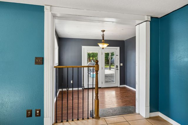 312 Hinson St, Hohenwald, TN 38462