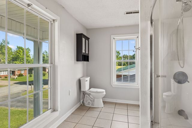 312 Hinson St, Hohenwald, TN 38462