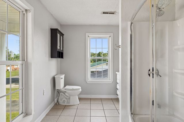 312 Hinson St, Hohenwald, TN 38462
