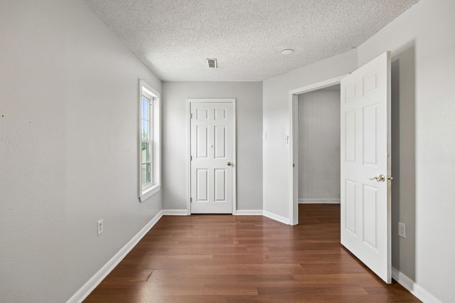 312 Hinson St, Hohenwald, TN 38462
