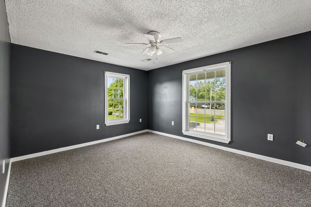 312 Hinson St, Hohenwald, TN 38462