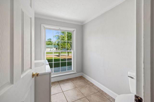 312 Hinson St, Hohenwald, TN 38462