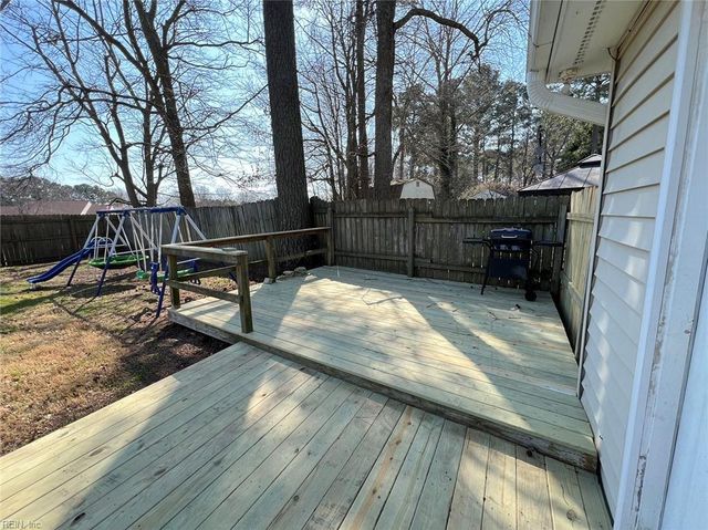 1530 Hummingbird LN, Virginia Beach, VA 23454