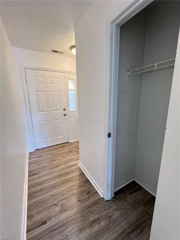 1530 Hummingbird LN, Virginia Beach, VA 23454