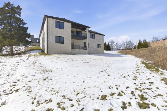 252 S Hickory Hills Boulevard, Springfield, MO 65802