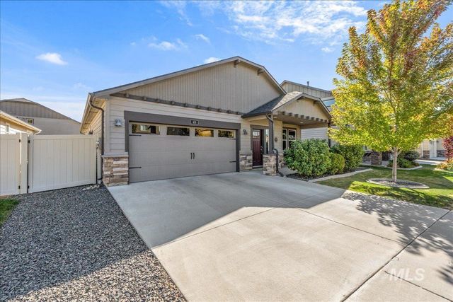 48 N Wooddale Ave, Eagle, ID 83616 property photo