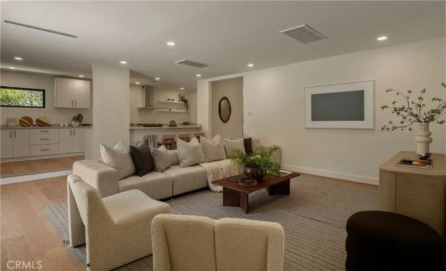 12311 Hartsook Street, Valley Village, CA 91607