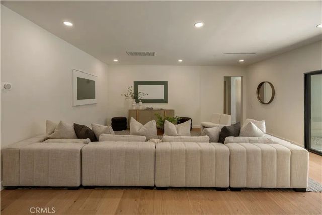 12311 Hartsook Street, Valley Village, CA 91607
