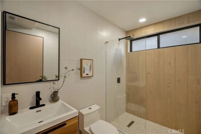 12311 Hartsook Street, Valley Village, CA 91607
