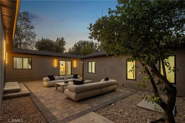 12311 Hartsook Street, Valley Village, CA 91607