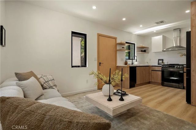 12311 Hartsook Street, Valley Village, CA 91607