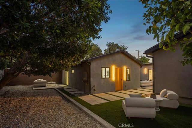 12311 Hartsook Street, Valley Village, CA 91607