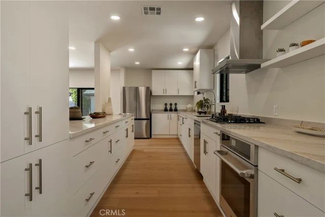 12311 Hartsook Street, Valley Village, CA 91607