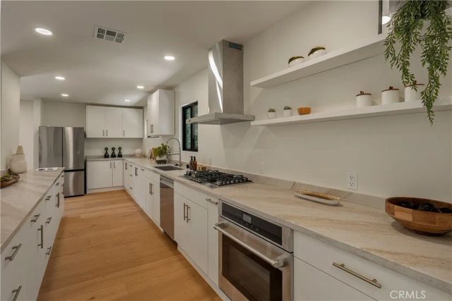 12311 Hartsook Street, Valley Village, CA 91607