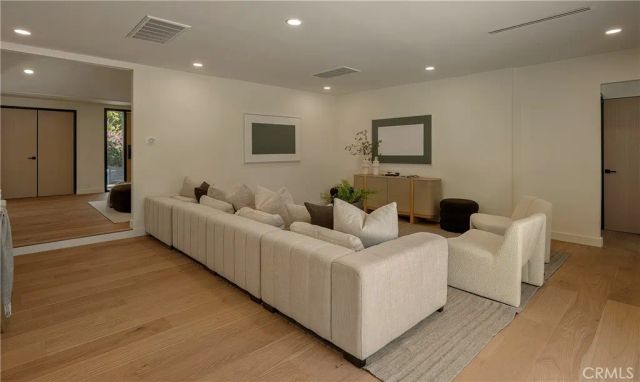 12311 Hartsook Street, Valley Village, CA 91607