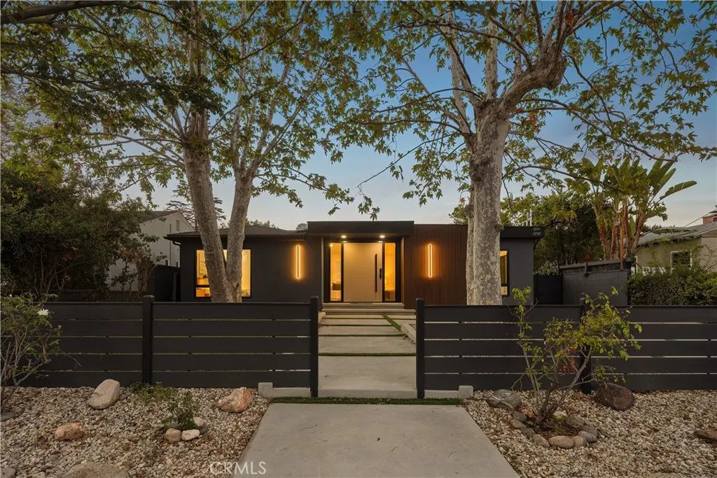 12311 Hartsook Street, Valley Village, CA 91607
