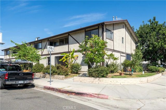 6003 Craner Avenue, North Hollywood, CA 91606