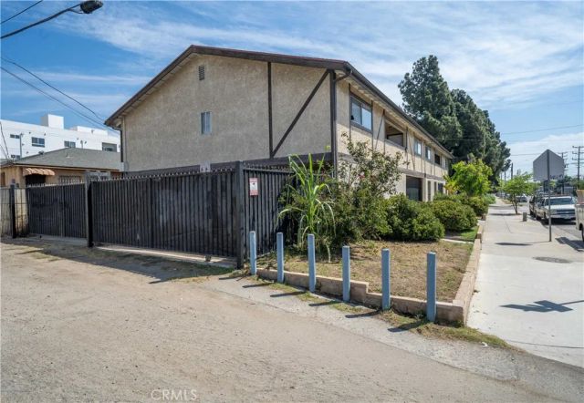6003 Craner Avenue, North Hollywood, CA 91606