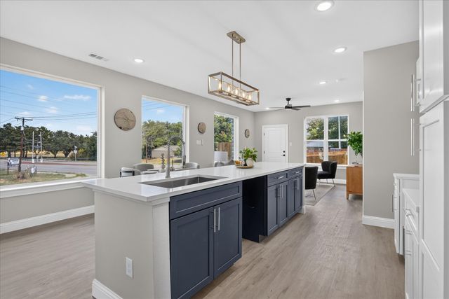 808 Premier, Grand Prairie, TX 75051