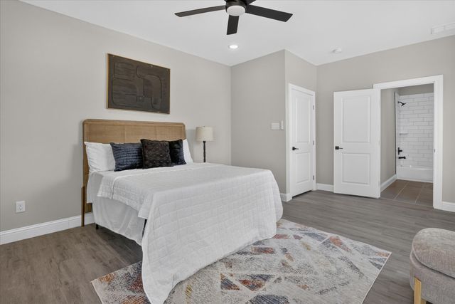 808 Premier, Grand Prairie, TX 75051