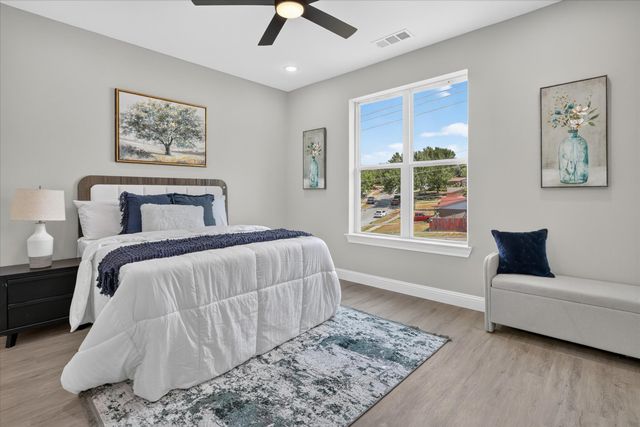 808 Premier, Grand Prairie, TX 75051