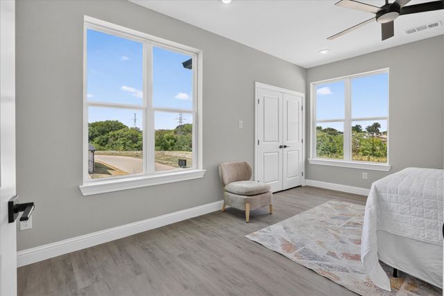 808 Premier, Grand Prairie, TX 75051