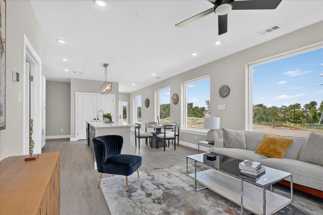 808 Premier, Grand Prairie, TX 75051