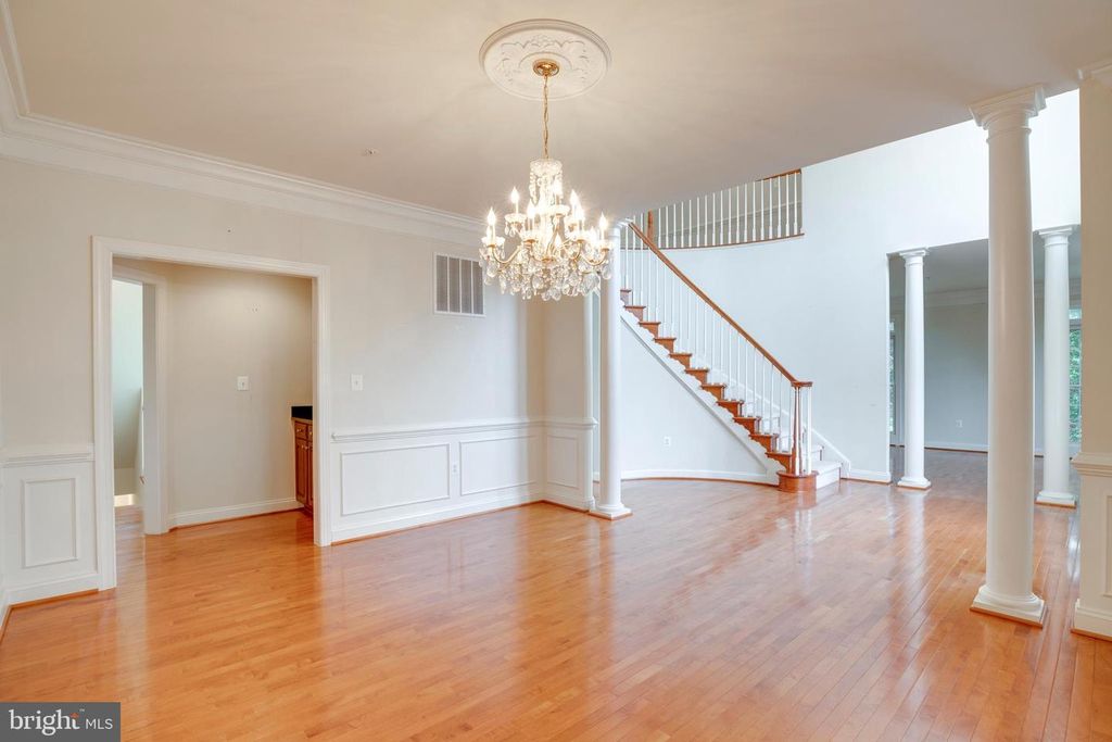 Image 10 of property listing at 19336 CYPRESS HILL WAY, Gaithersburg, MD 20879