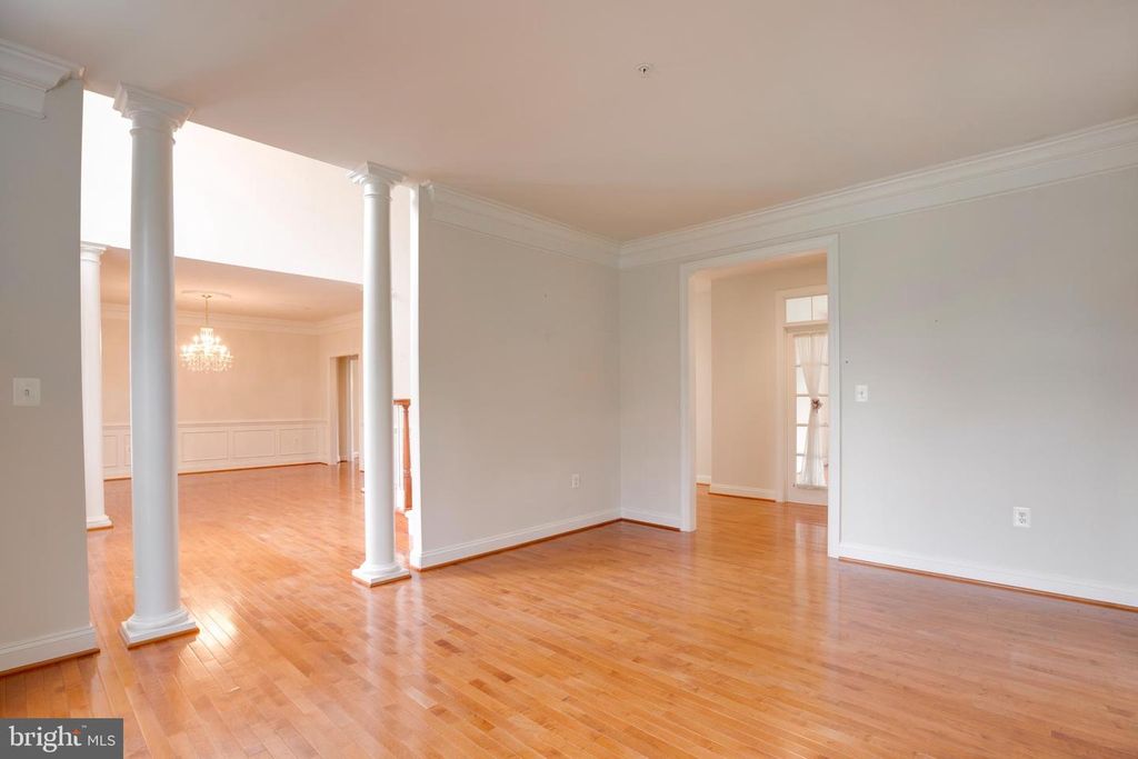 Image 12 of property listing at 19336 CYPRESS HILL WAY, Gaithersburg, MD 20879