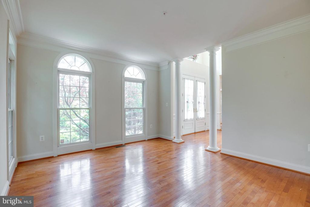 Image 13 of property listing at 19336 CYPRESS HILL WAY, Gaithersburg, MD 20879