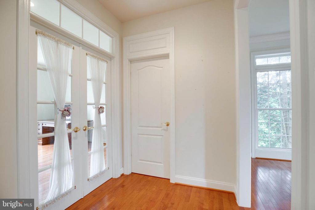 Image 14 of property listing at 19336 CYPRESS HILL WAY, Gaithersburg, MD 20879