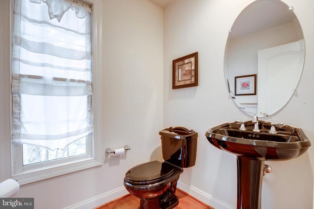 Image 15 of property listing at 19336 CYPRESS HILL WAY, Gaithersburg, MD 20879